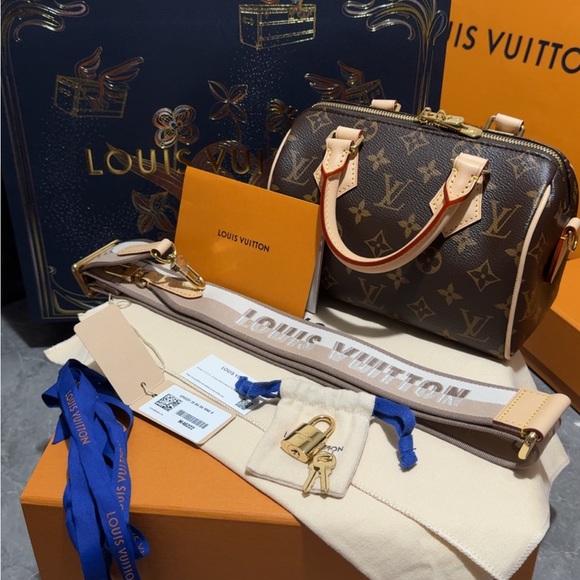 Louis Vuitton Monogram Speedy Bandouliêre 20 Beige Strap NEW - Picture 15 of 15